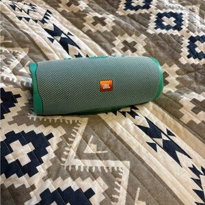 JBL Charge 4 wireless portable bluetooth speaker
